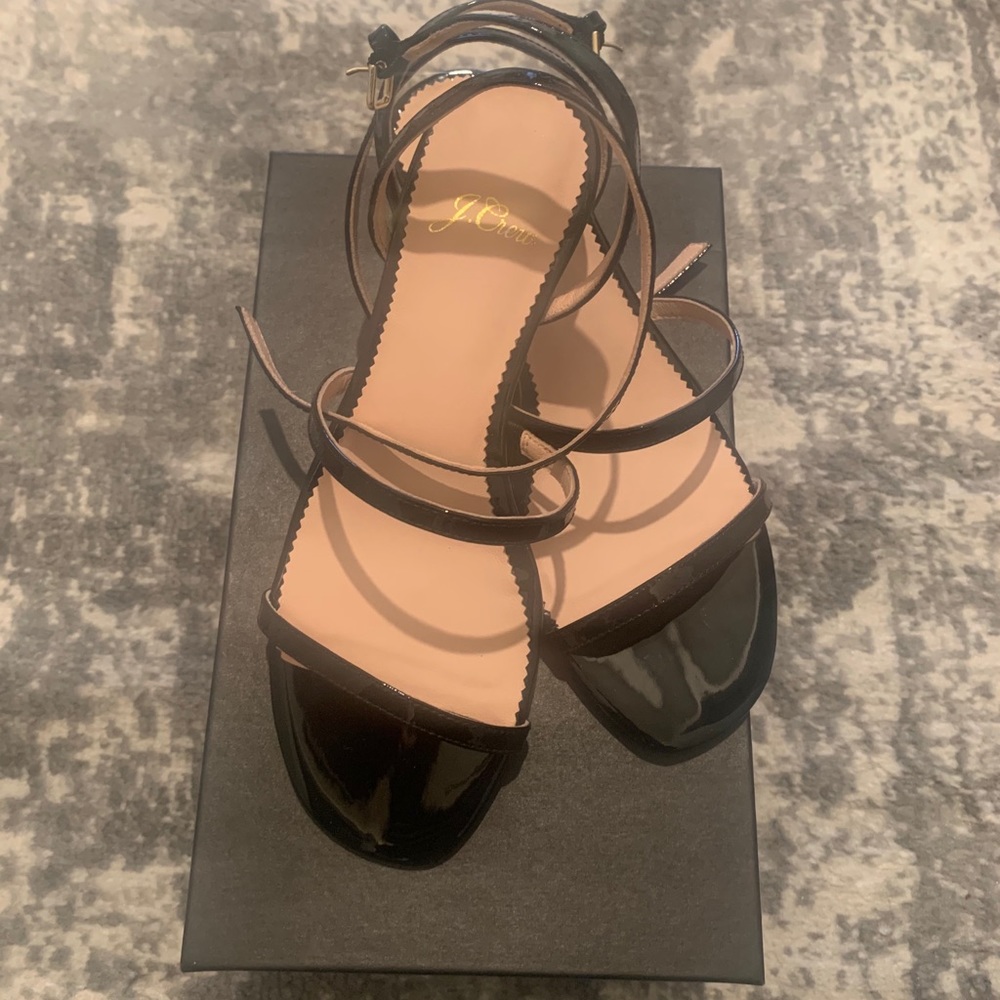 J Crew 5.5 Black patent 3 strap sandal